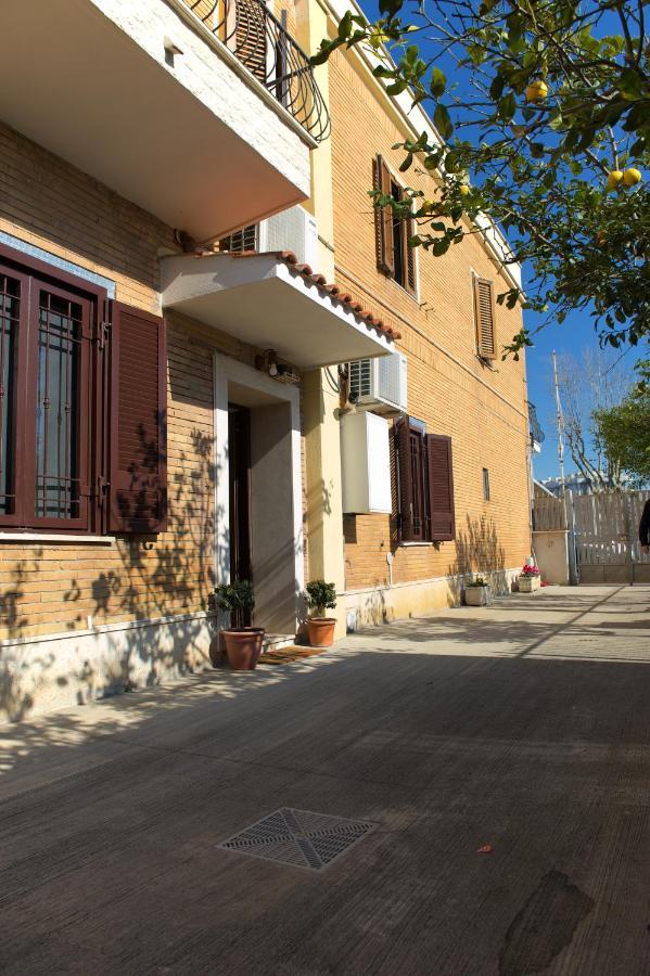 Casa Vacanze Alla Maison ฟิวมิชีโน ภายนอก รูปภาพ
